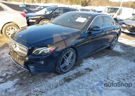 2017 Mercedes-Benz E 300 4Matic z USA, uszkodzony, nr VIN WDDZF4KB7HA091162